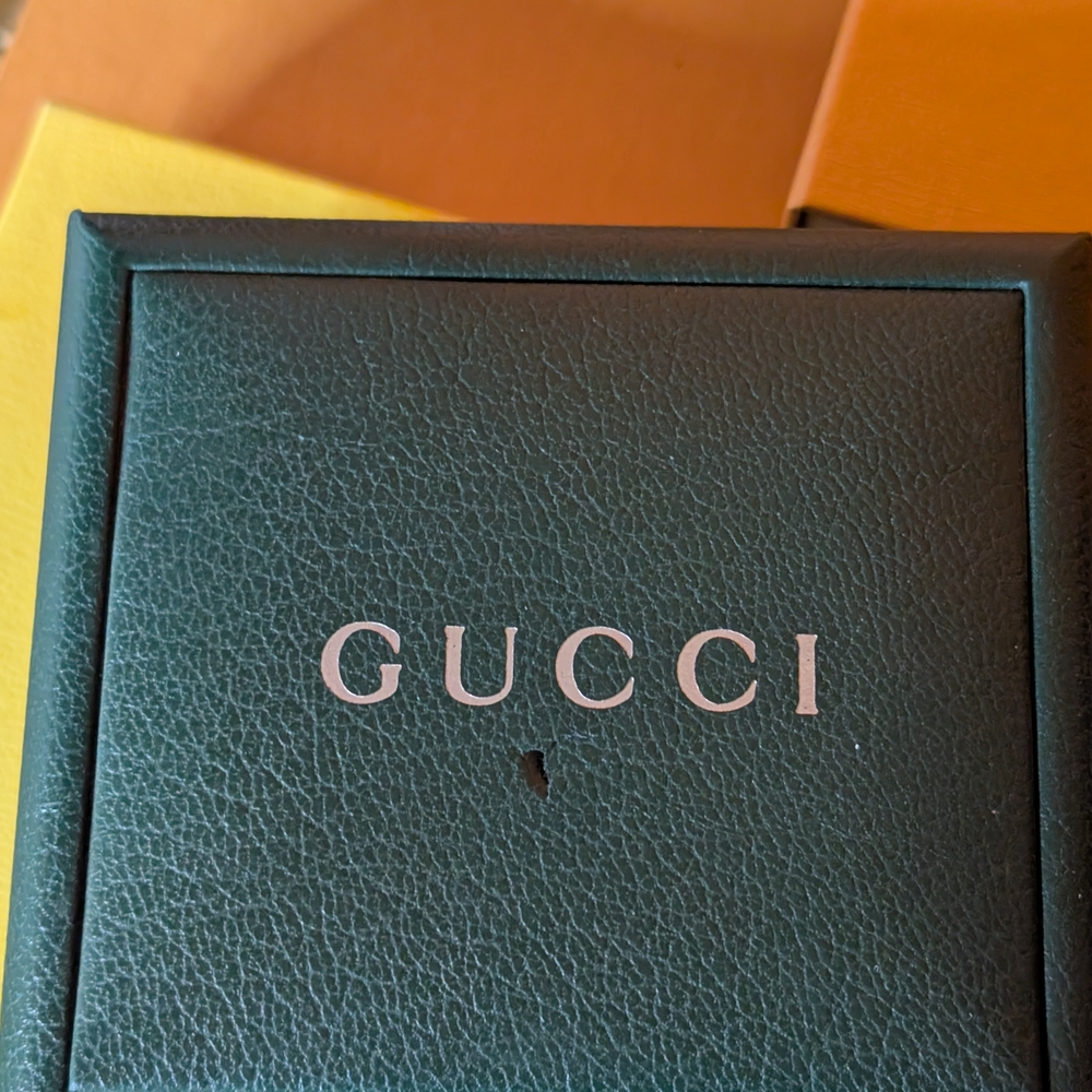 Vintage Gucci Silver Women's Watch with Black Dial, Small Size - Picture 4 of 11